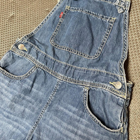 Levi’s Youth Denim Shortalls - Picture 5 of 6